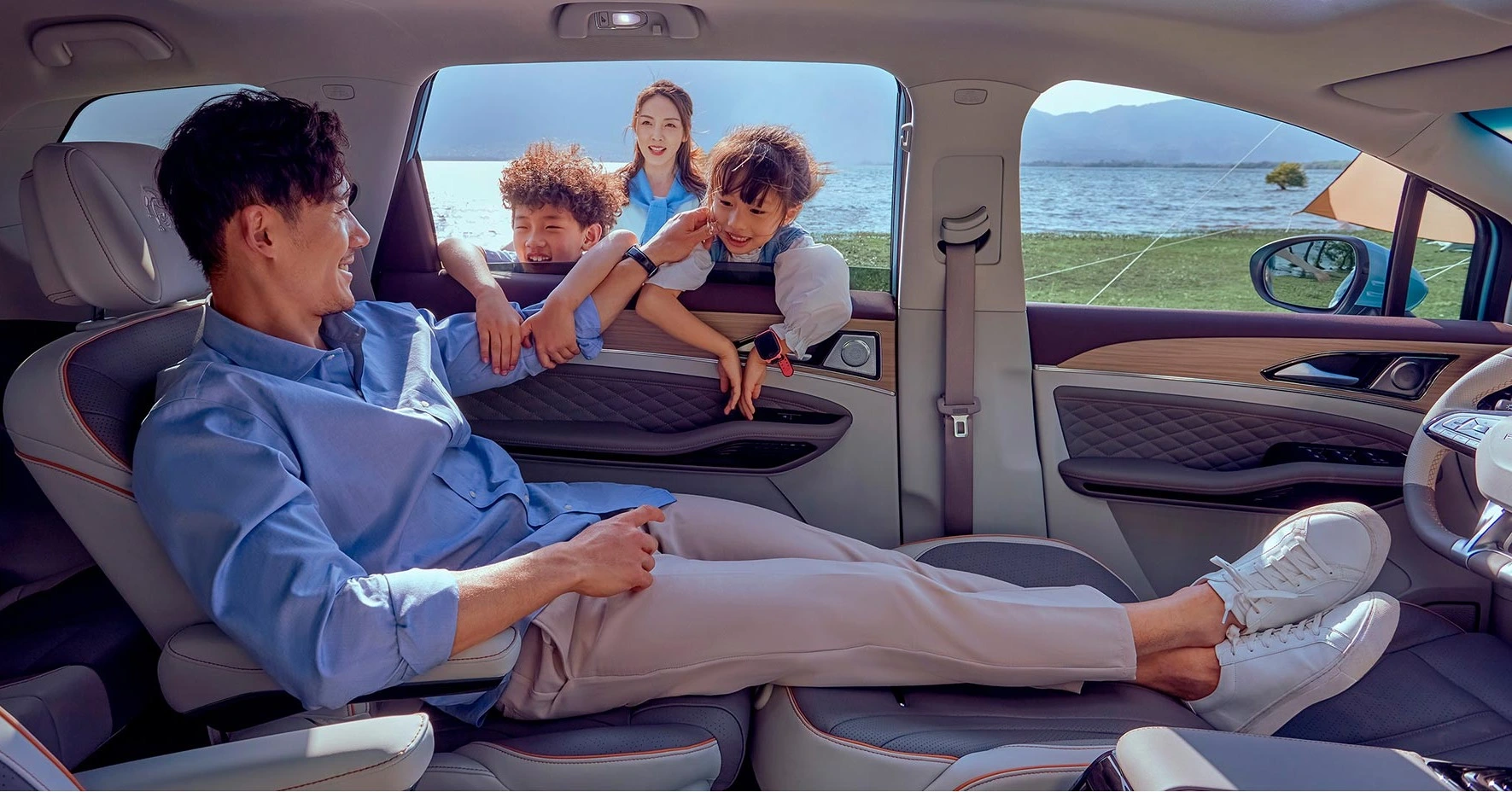 Салонът с втори ред в режим на почивка