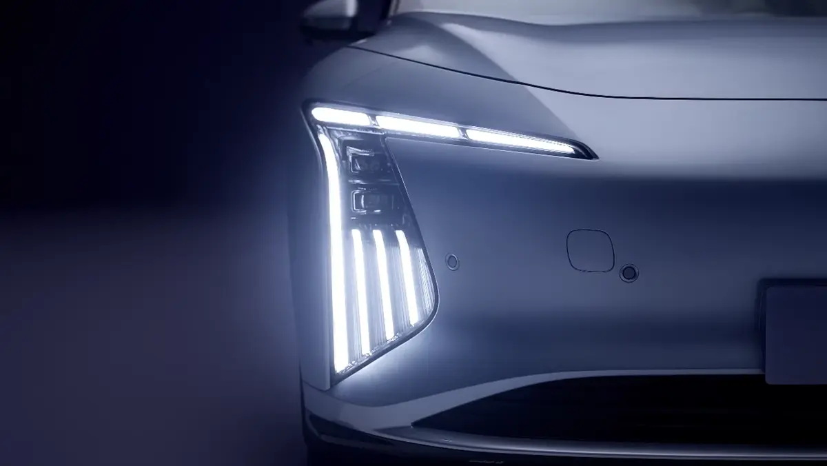 Светлинният подпис на Dongfeng